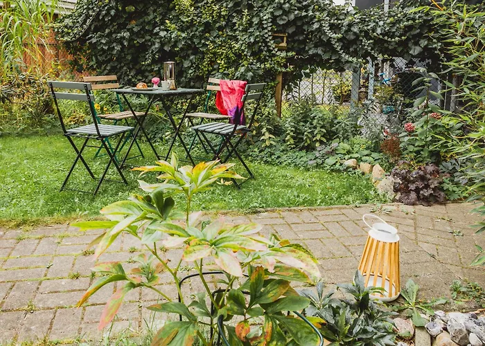 Charmante Altbau-Wohnung zwischen Altstadt und Klinikum mit Parkplatz