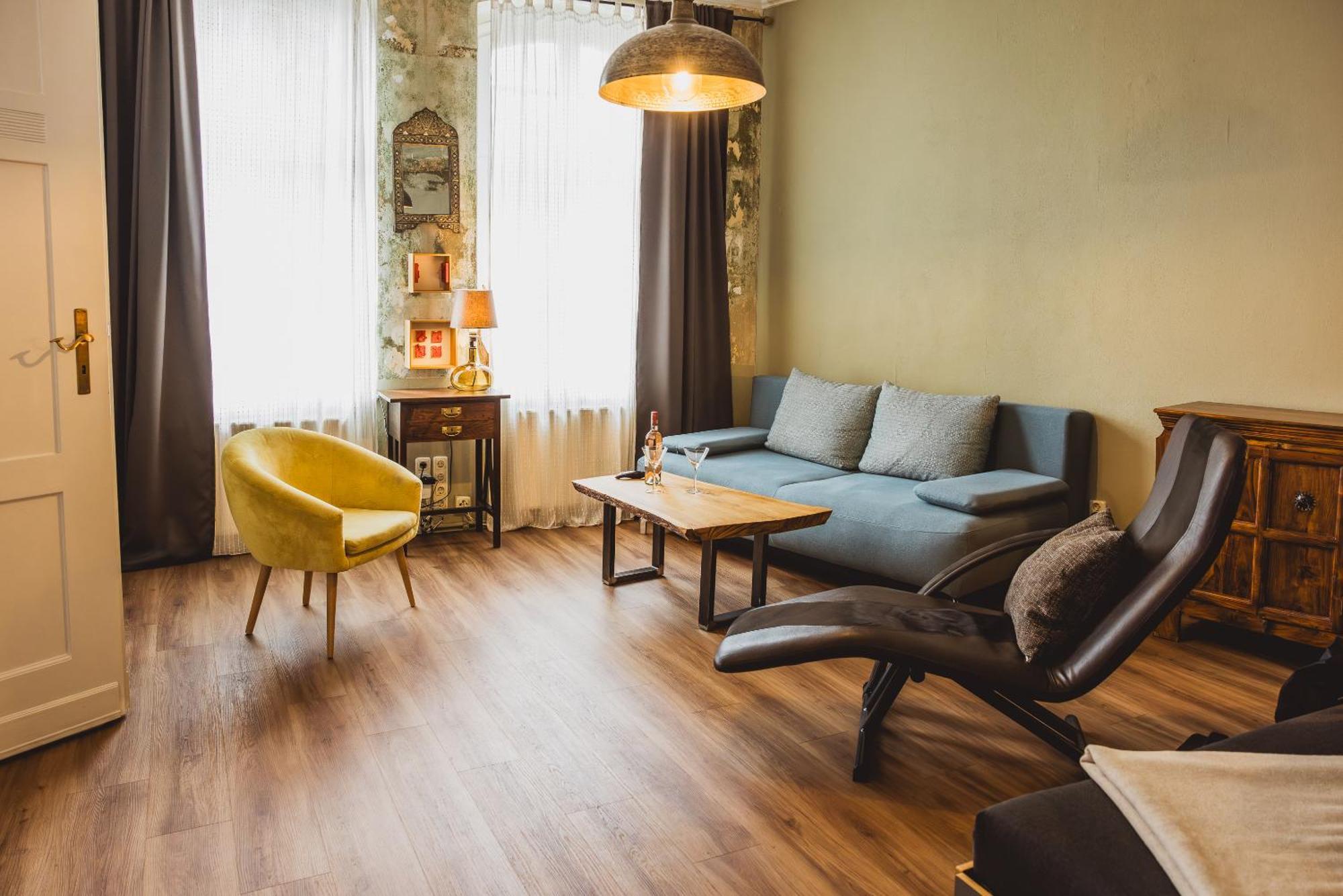Charmante Altbau-wohnung Zwischen Altstadt Und Klinikum Mit Parkplatz * Greifswald