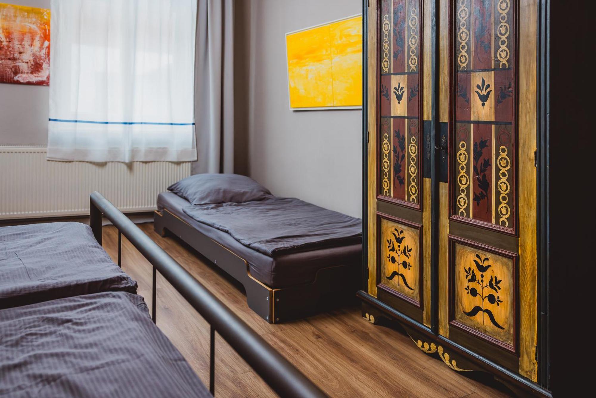 Charmante Altbau-wohnung Zwischen Altstadt Und Klinikum Mit Parkplatz