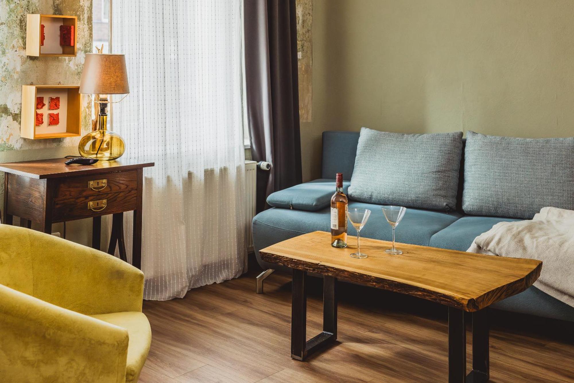 Charmante Altbau-wohnung Zwischen Altstadt Und Klinikum Mit Parkplatz *