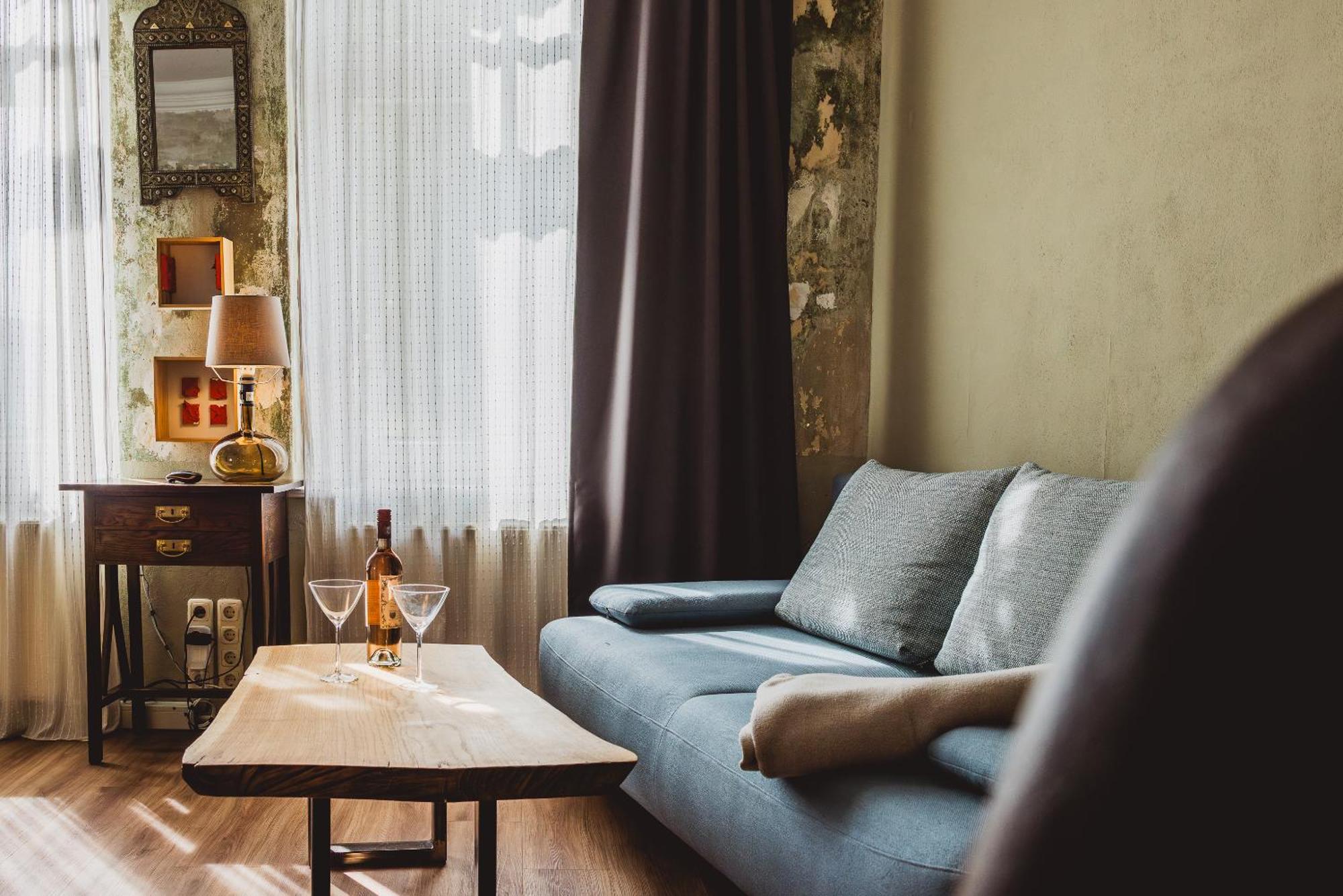 Charmante Altbau-wohnung Zwischen Altstadt Und Klinikum Mit Parkplatz