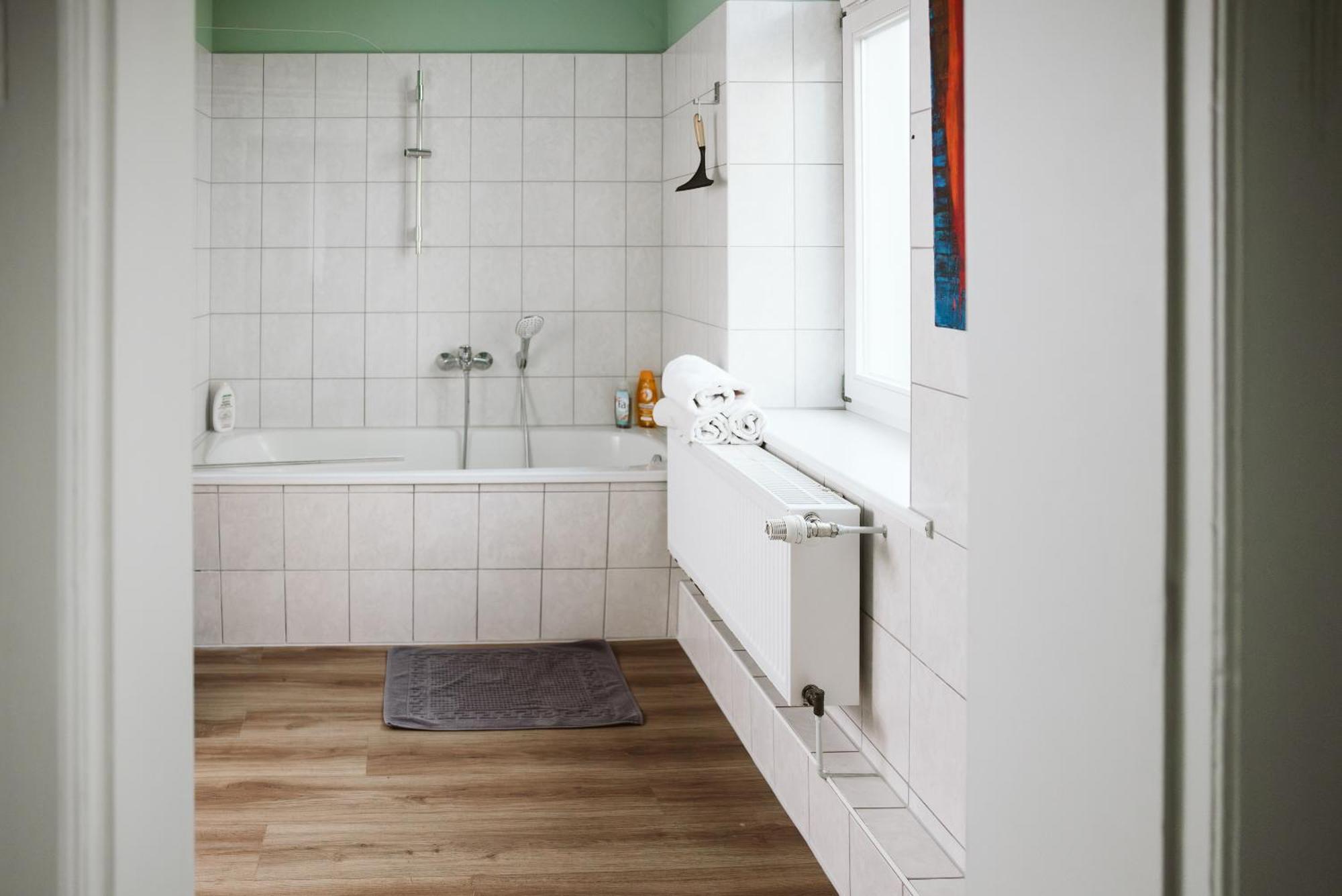 Apartment Charmante Altbau-wohnung Zwischen Altstadt Und Klinikum Mit Parkplatz Greifswald