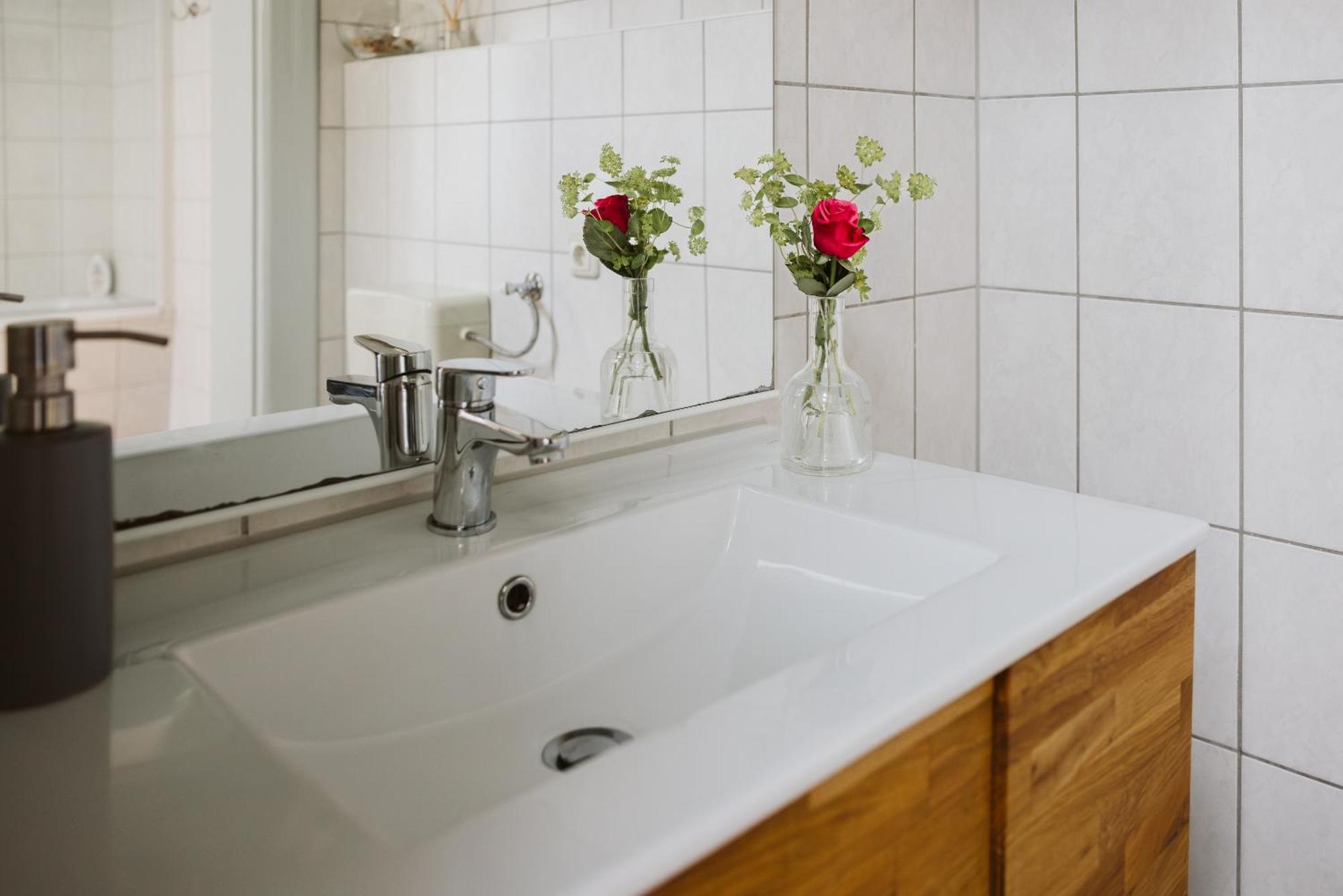 Charmante Altbau-wohnung Zwischen Altstadt Und Klinikum Mit Parkplatz Apartment *